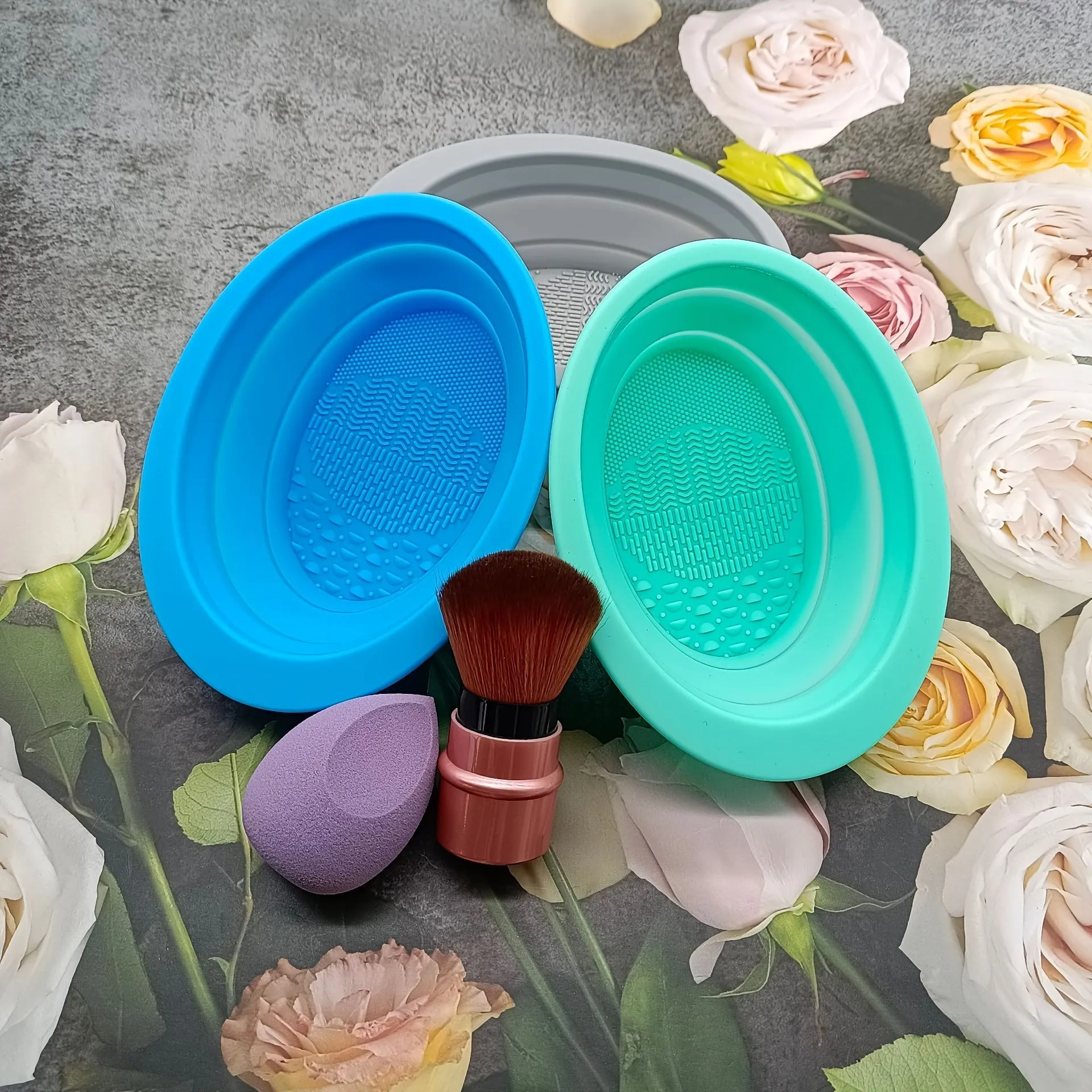 Foldable Silicone Washing Brush & Beauty Egg Bowl Makeup Brush Cleaning Pad - A Gift for Friends and Family, Perfect for Travel and Business Trips